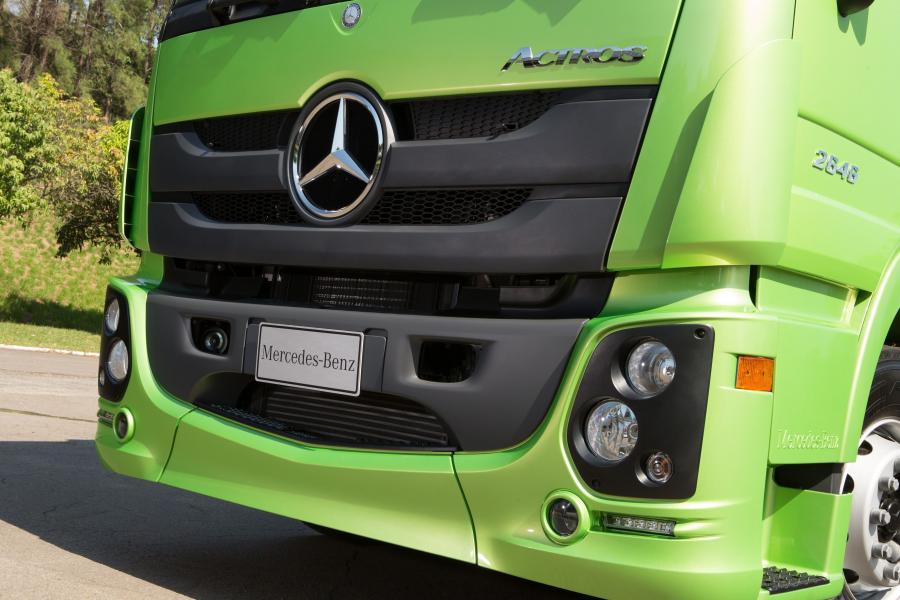 Детали экстерьера Mercedes-Benz Actros 2646 LS (MP3) 2015 года  (BR) (фото 3 из 3)